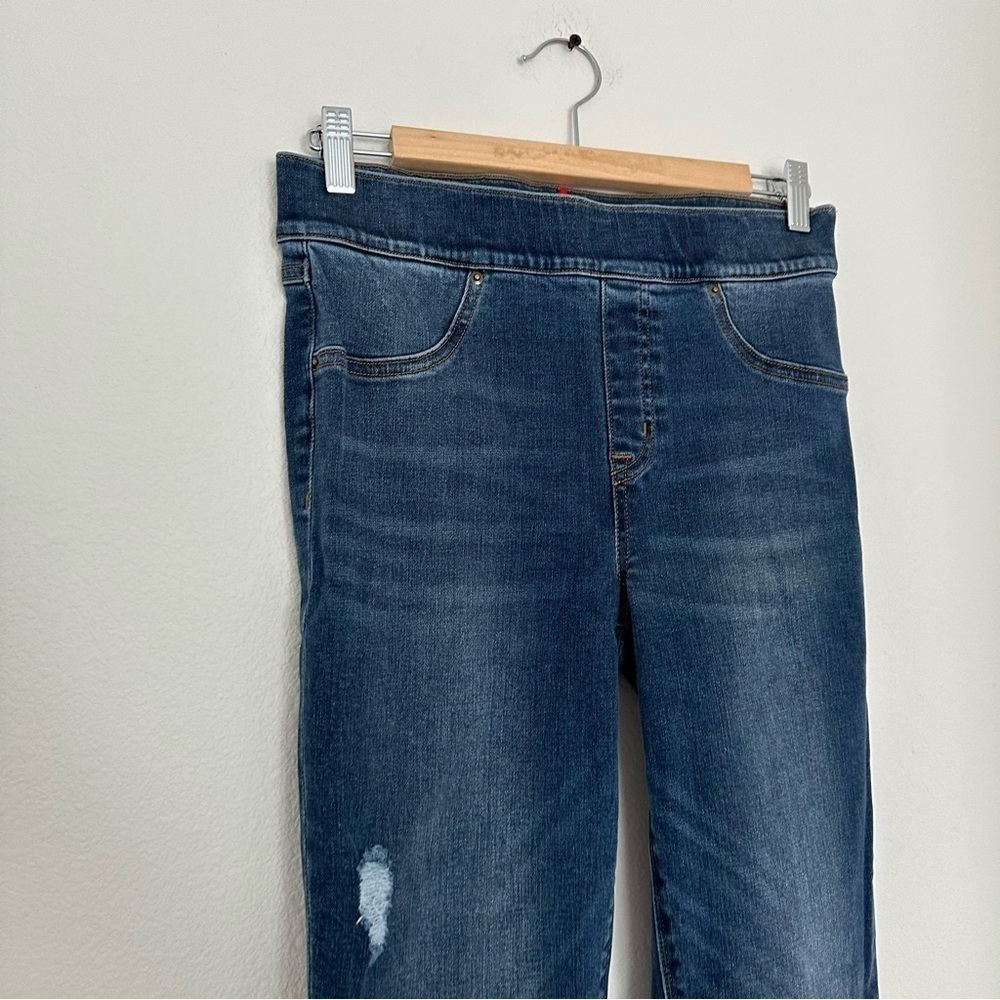 Spanx Distressed Skinny Jeans Pull On Style Medium Wash Raw Hem Size M Women’s - Picture 3 of 10